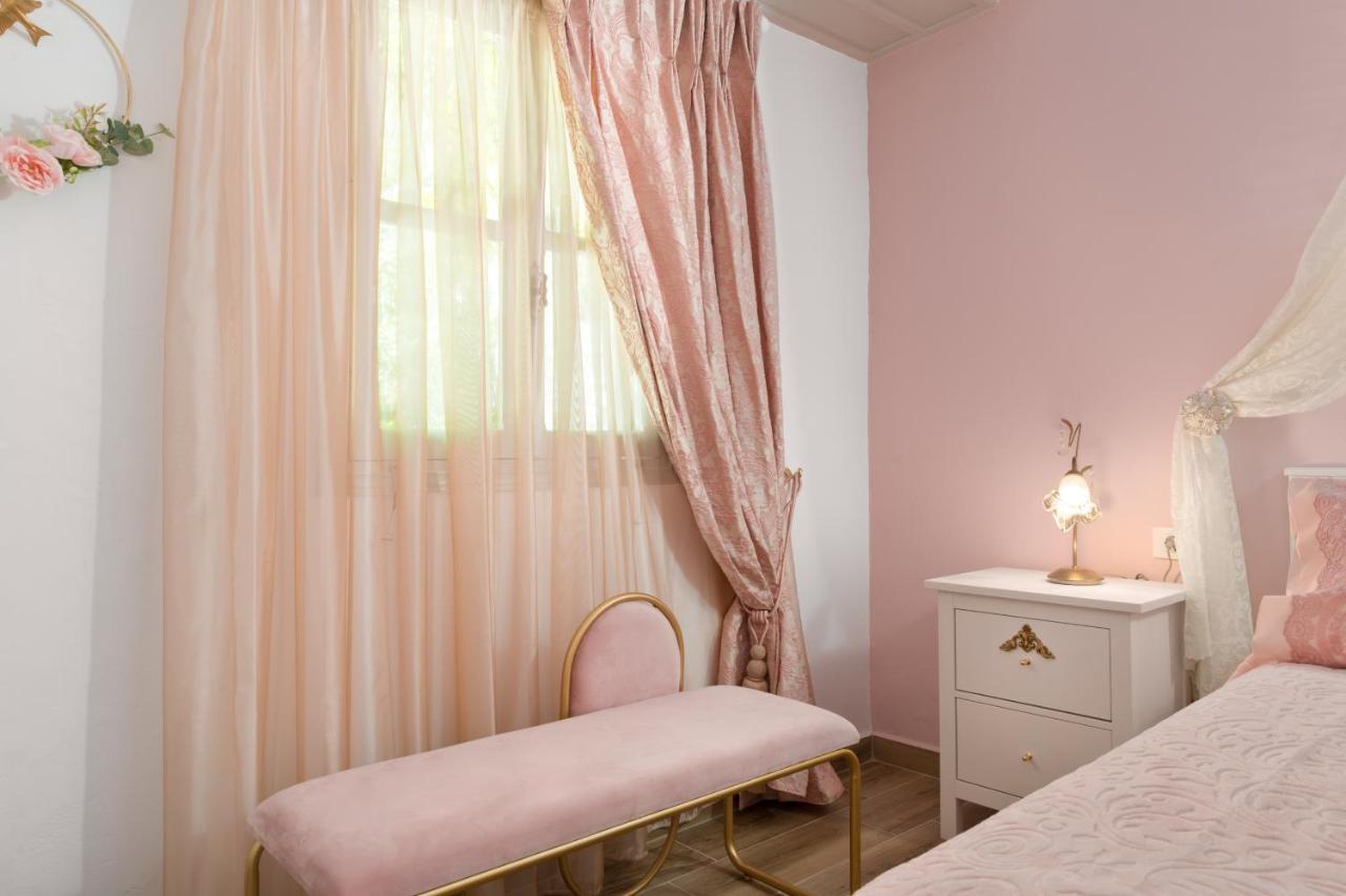 Marika'S Deluxe Rooms Sými Esterno foto