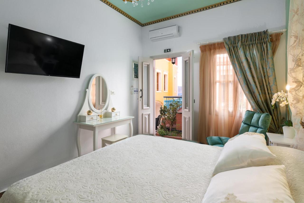 Marika'S Deluxe Rooms Sými Esterno foto